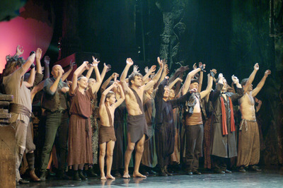 A művészek megköszönik a tapsot - © theater.hu - Ilovszky  Béla