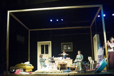 Jelenet az előadásból - © theater.hu - Ilovszky  Béla