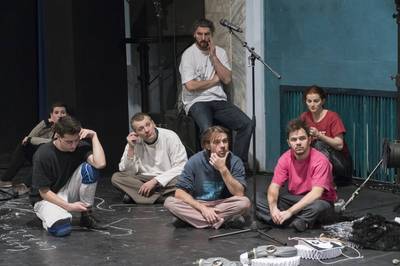 A megbeszélésen - © theater.hu - Ilovszky  Béla