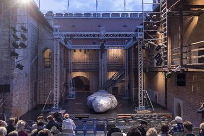 Jelenet az előadásból - © theater.hu - Ilovszky  Béla