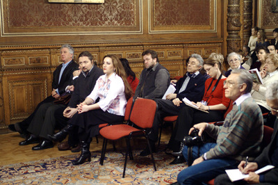 A tájékoztatón - © theater.hu - Ilovszky  Béla