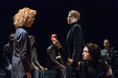 Jelenet az előadásból - © theater.hu - Ilovszky  Béla