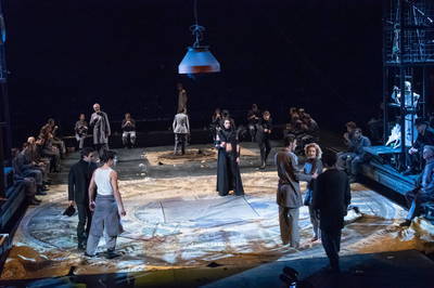 Jelenet az előadásból - © theater.hu - Ilovszky  Béla
