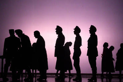 Jelenet az előadásból - © theater.hu - Ilovszky  Béla