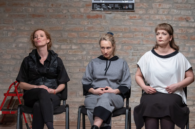 Szorcsik Kriszta, Gábri Nikolett, Tarr Judit - © theater.hu - Ilovszky  Béla