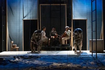 Jelenet az előadásból - © theater.hu - Ilovszky  Béla
