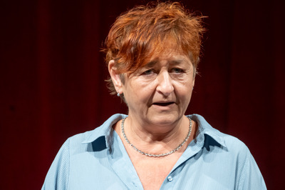 Lőkös Ildikó bevezetőt mond - © theater.hu - Ilovszky  Béla
